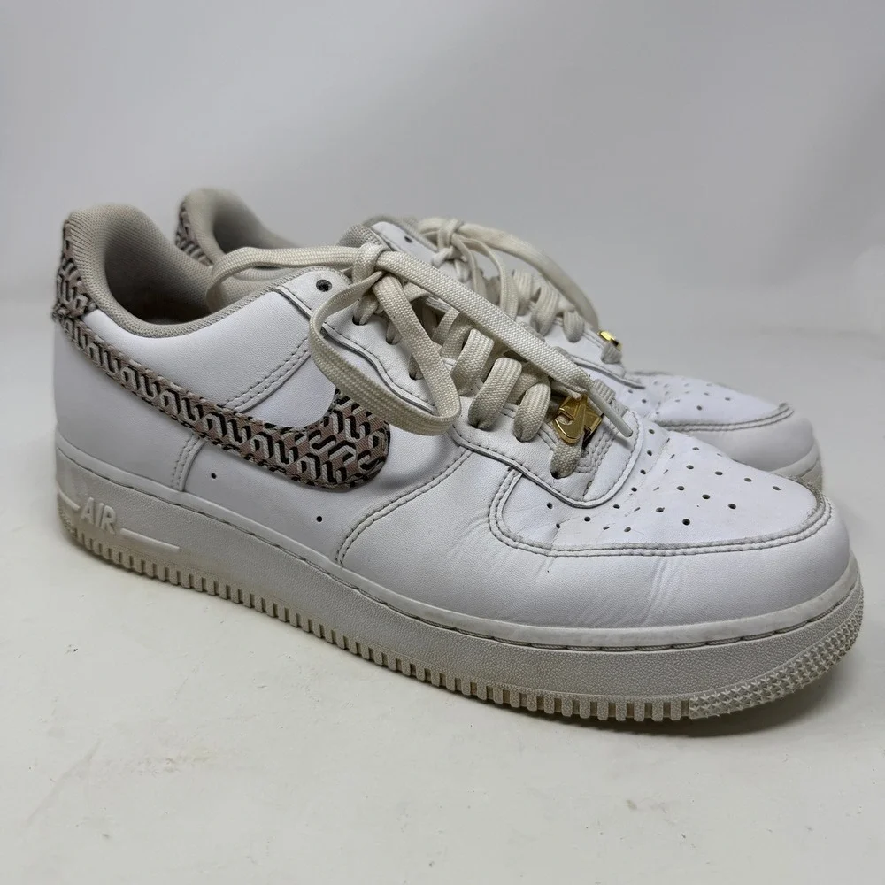 Nike Air Force 1 07 SE Women 10 White Sanddrift Geometric DZ2709-100 EUC